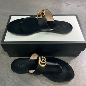 GUCCI Leather Thongs Sandals